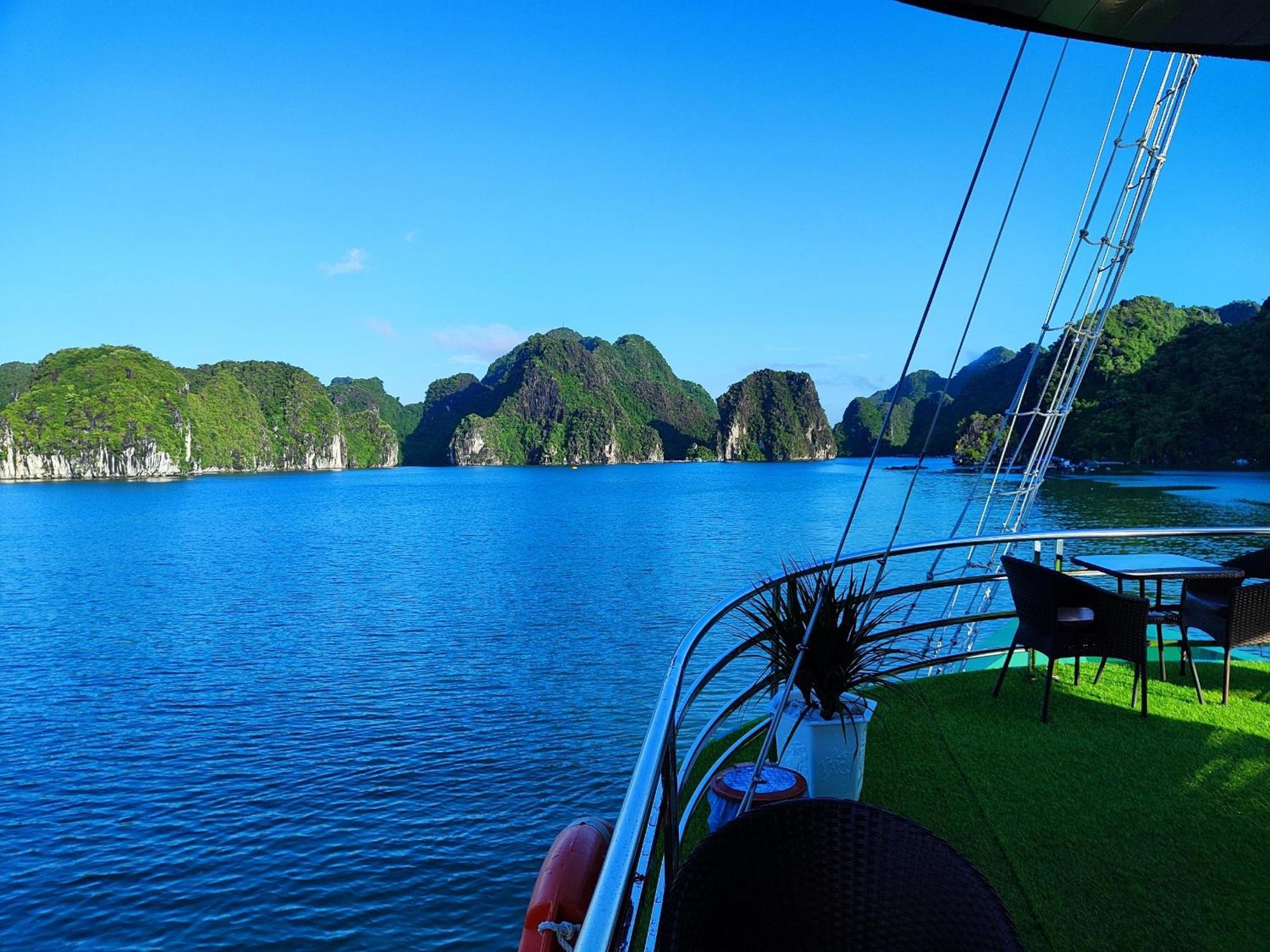 Hotel Venezia Cruises Ha Long Exteriér fotografie