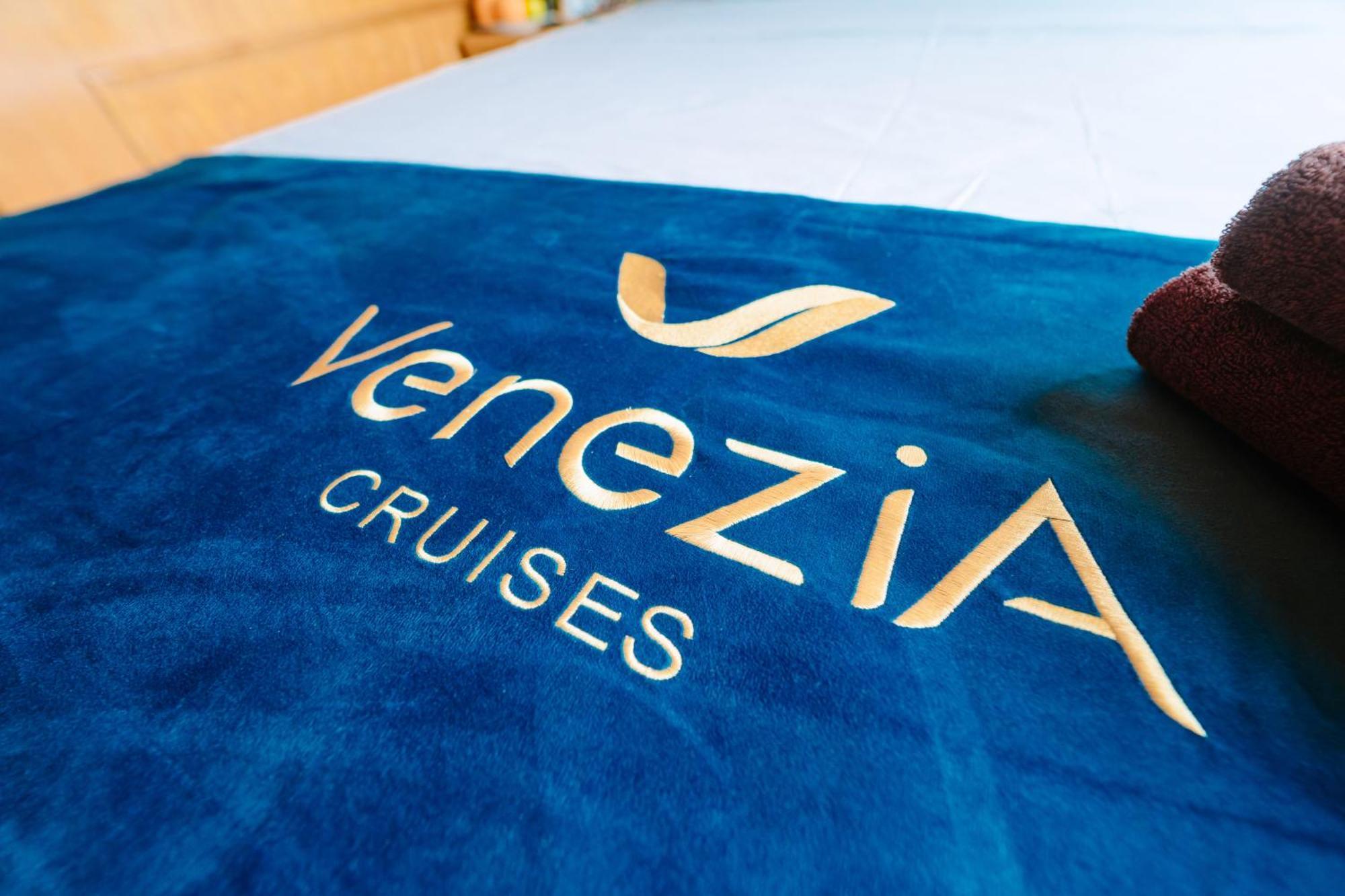 Hotel Venezia Cruises Ha Long Exteriér fotografie