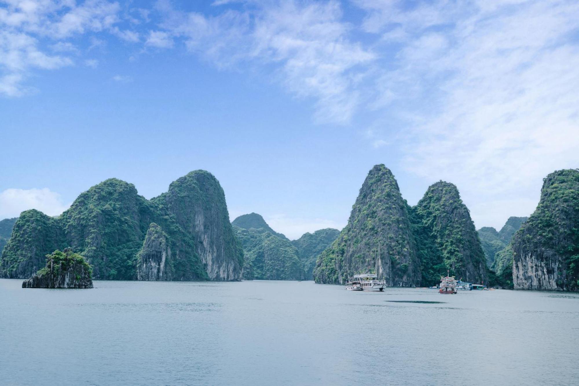 Hotel Venezia Cruises Ha Long Exteriér fotografie